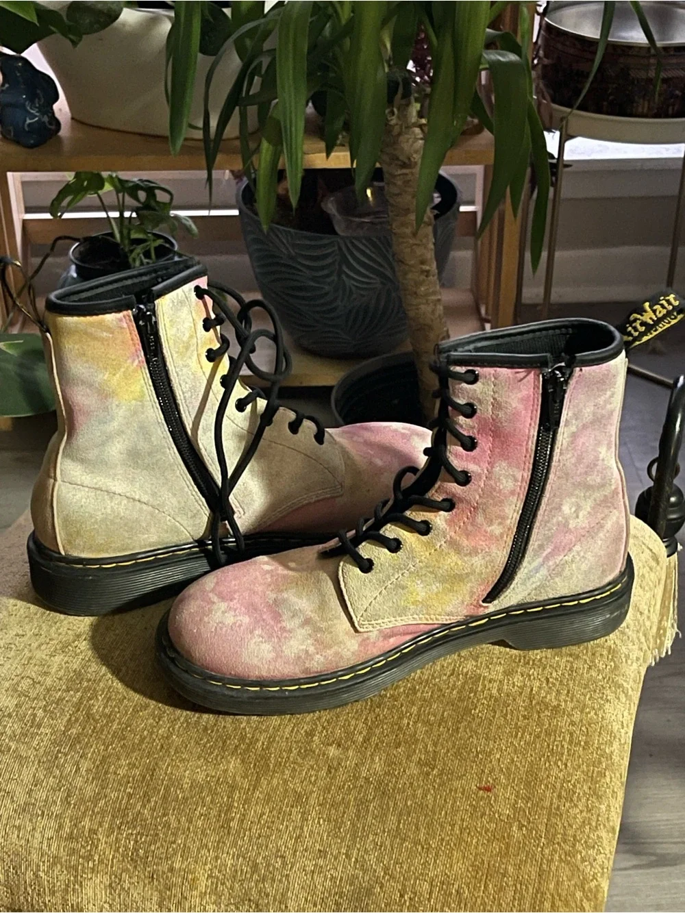 Dr. Martens Pastel Tie-Dye Suede Lace-Up Boots size 37/ US5 EXCELLENT